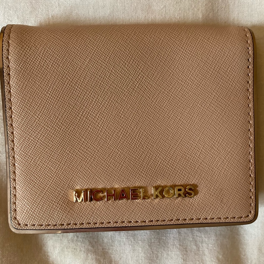 Michael Kors Leather wallet